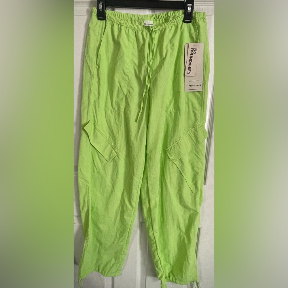 NWT No Boundaries Neon Green High Rise Baggy Nylon Parachute Cargo Pants XS - Picture 6 of 9